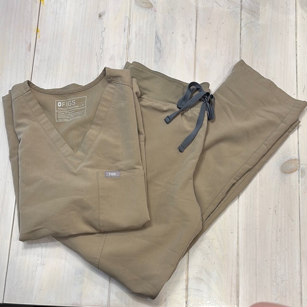 Figs Khaki Scrub Set